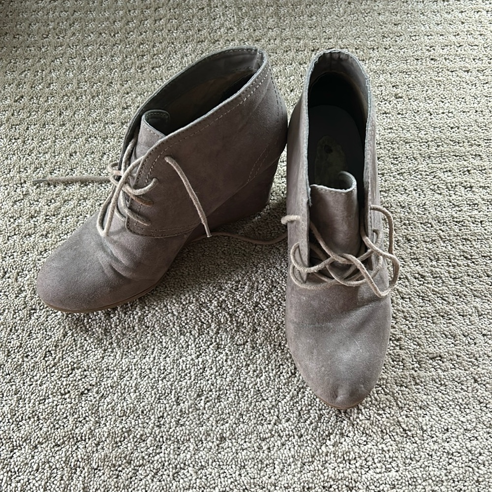 Gray wedges